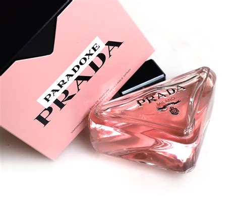 prada parfum lila